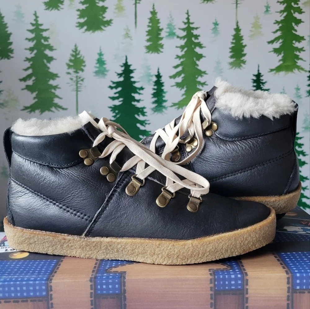 New 41 F-troupe Crepe Sole, Hiking, Black Fur Sheep Boots.